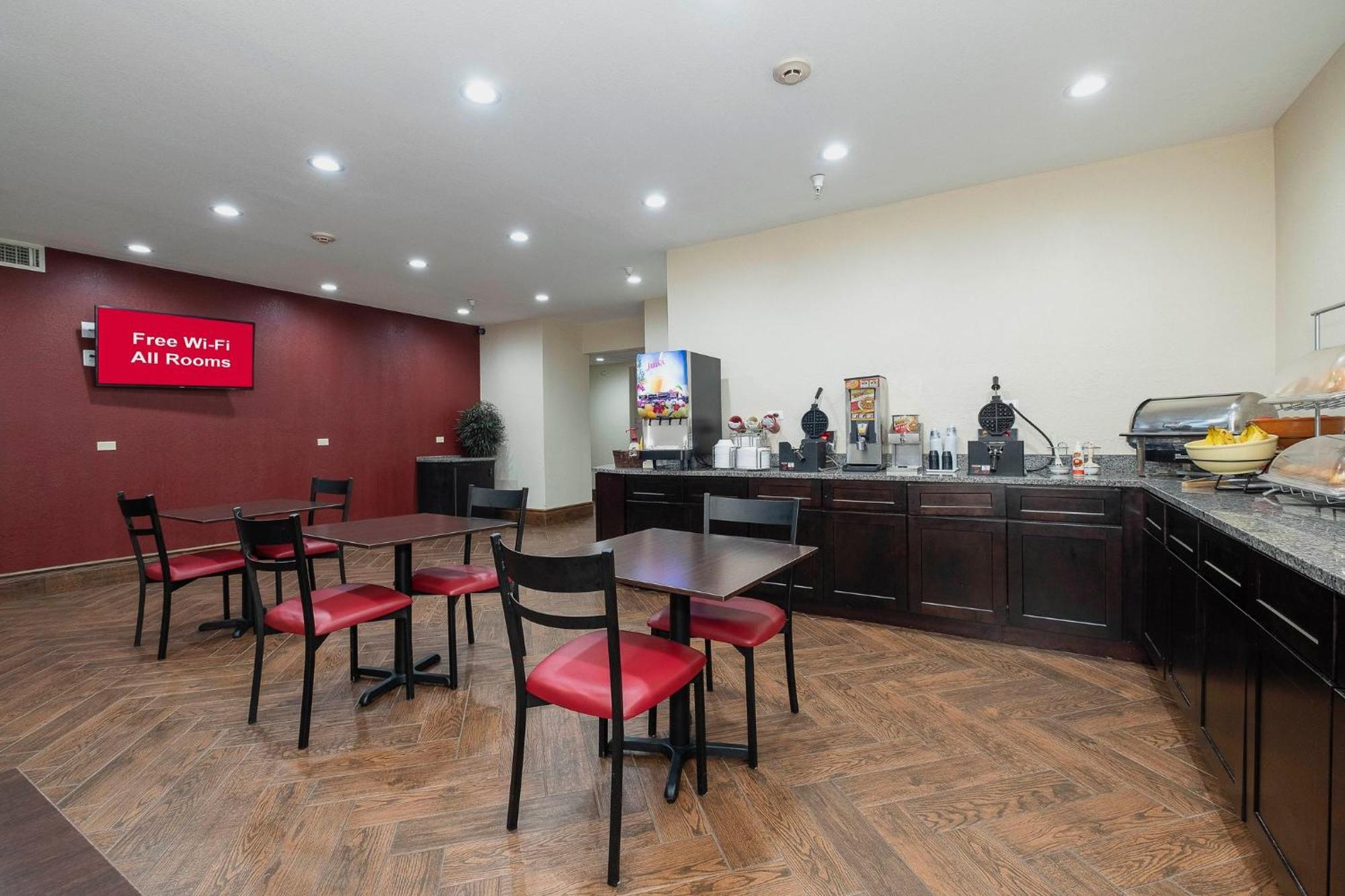 红顶套房酒店-莫尼 Monee 外观 照片